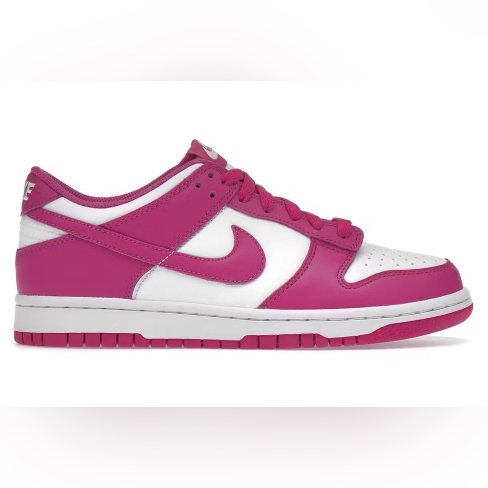 Nike Dunks Low in Fuchsia
